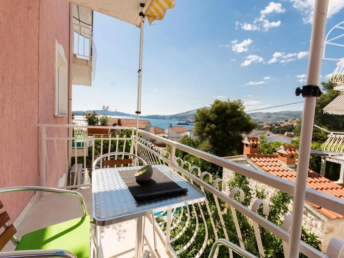 Villa Stil Trogir 0*,  Croatia